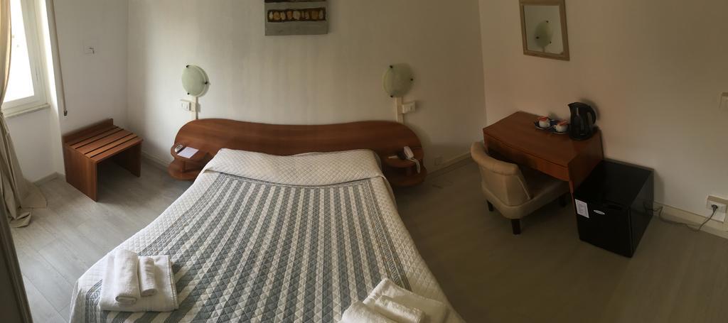 City Hotel